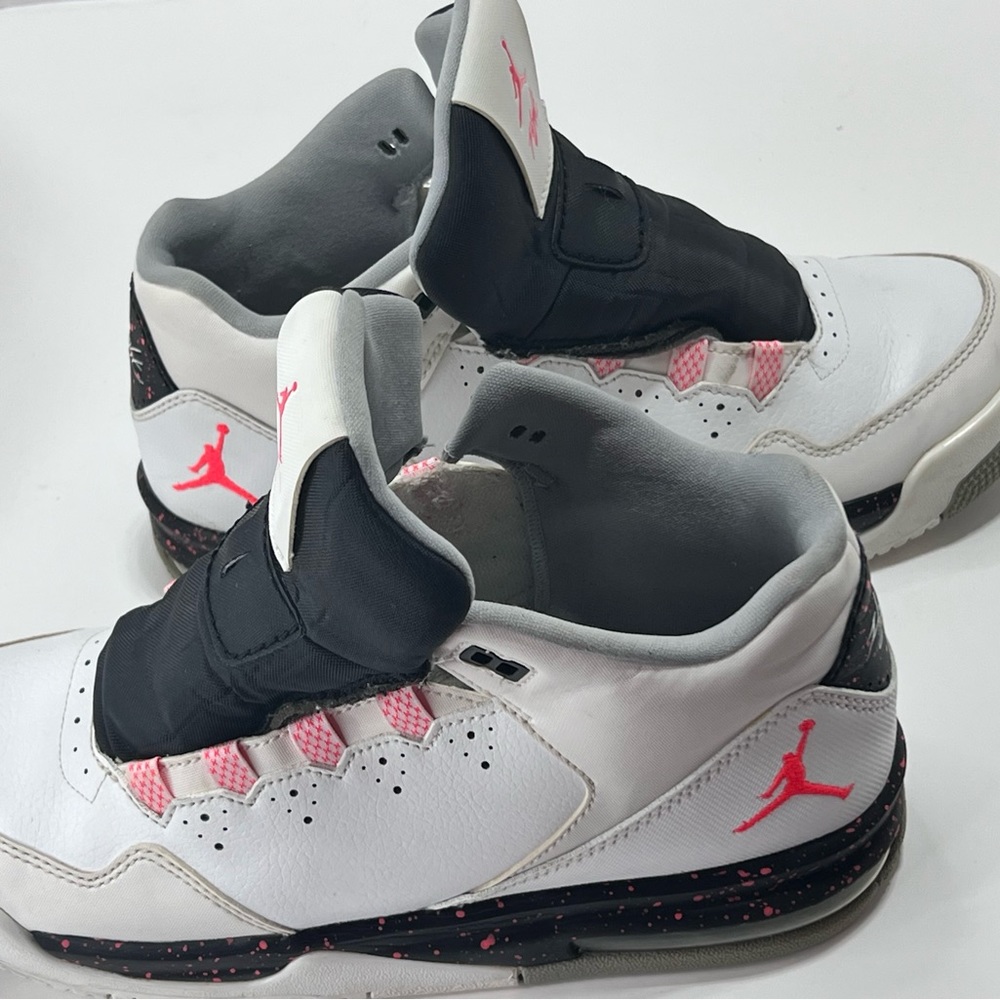 Jordan | Flight Origin 2 | Big Kids/Girl's Shoes | Size 6.5Y | 705160-105